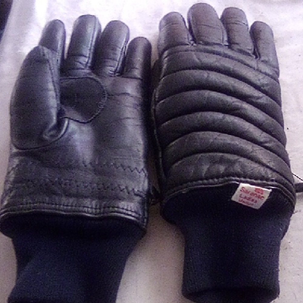 Genuine Cow Leather Ladies Ski Gloves Size Medium.